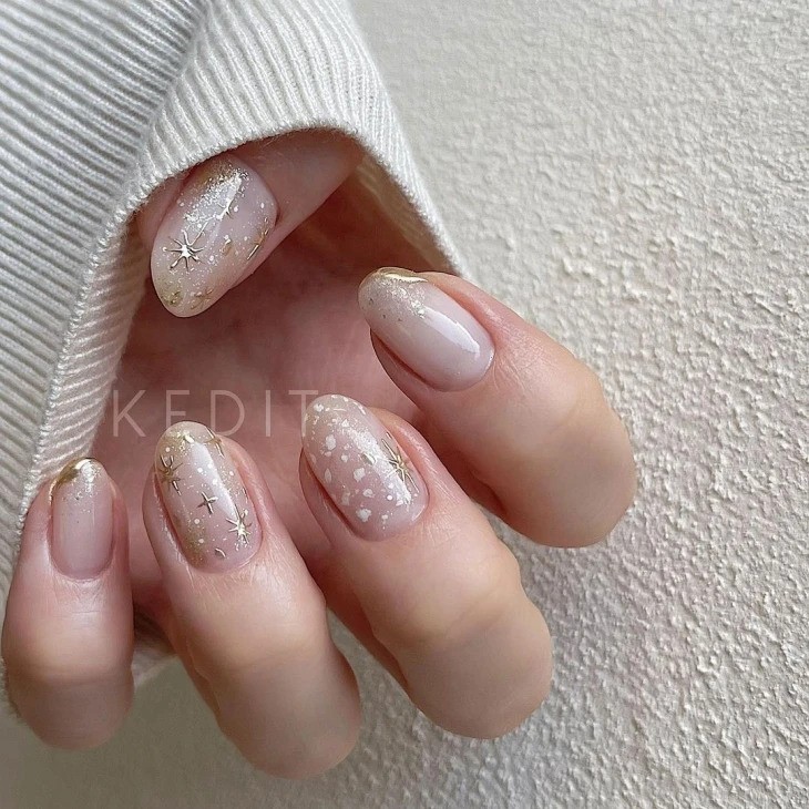 金色浮雕雪花。