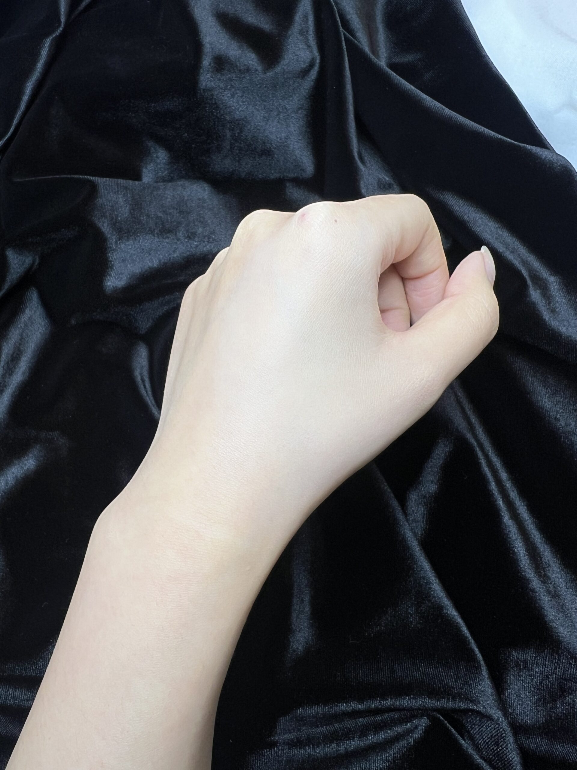 上妝效果：妝感自然細膩。