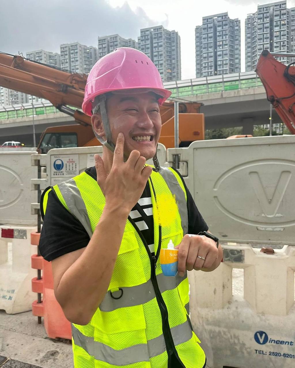 吳浩康自從結婚升呢做爸爸後,又去做「職安真漢子」養家,一下子變成公眾心中的好男人。