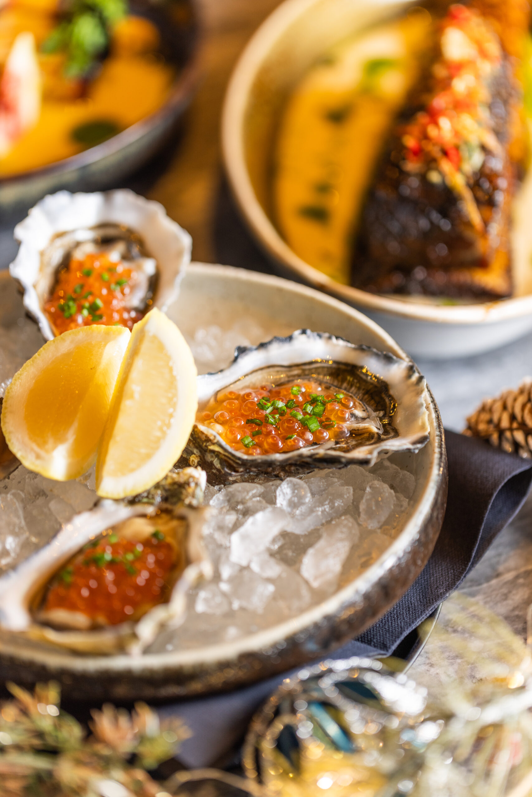 生蠔配三文魚籽及柚子醋。