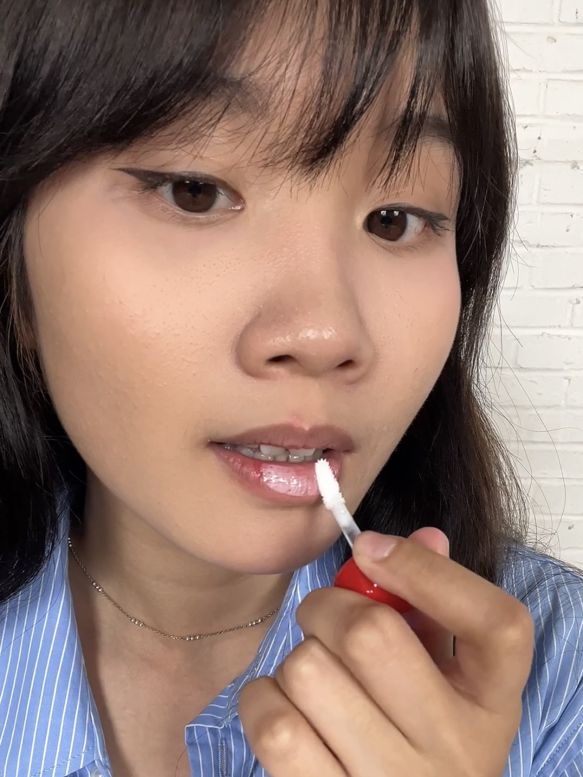 柔滑清爽乳液質地的牛奶潤唇露。