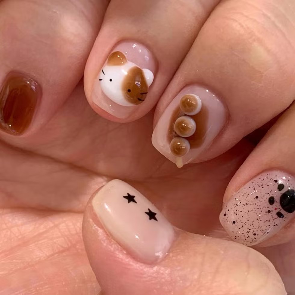 萌趣甜寵美甲。