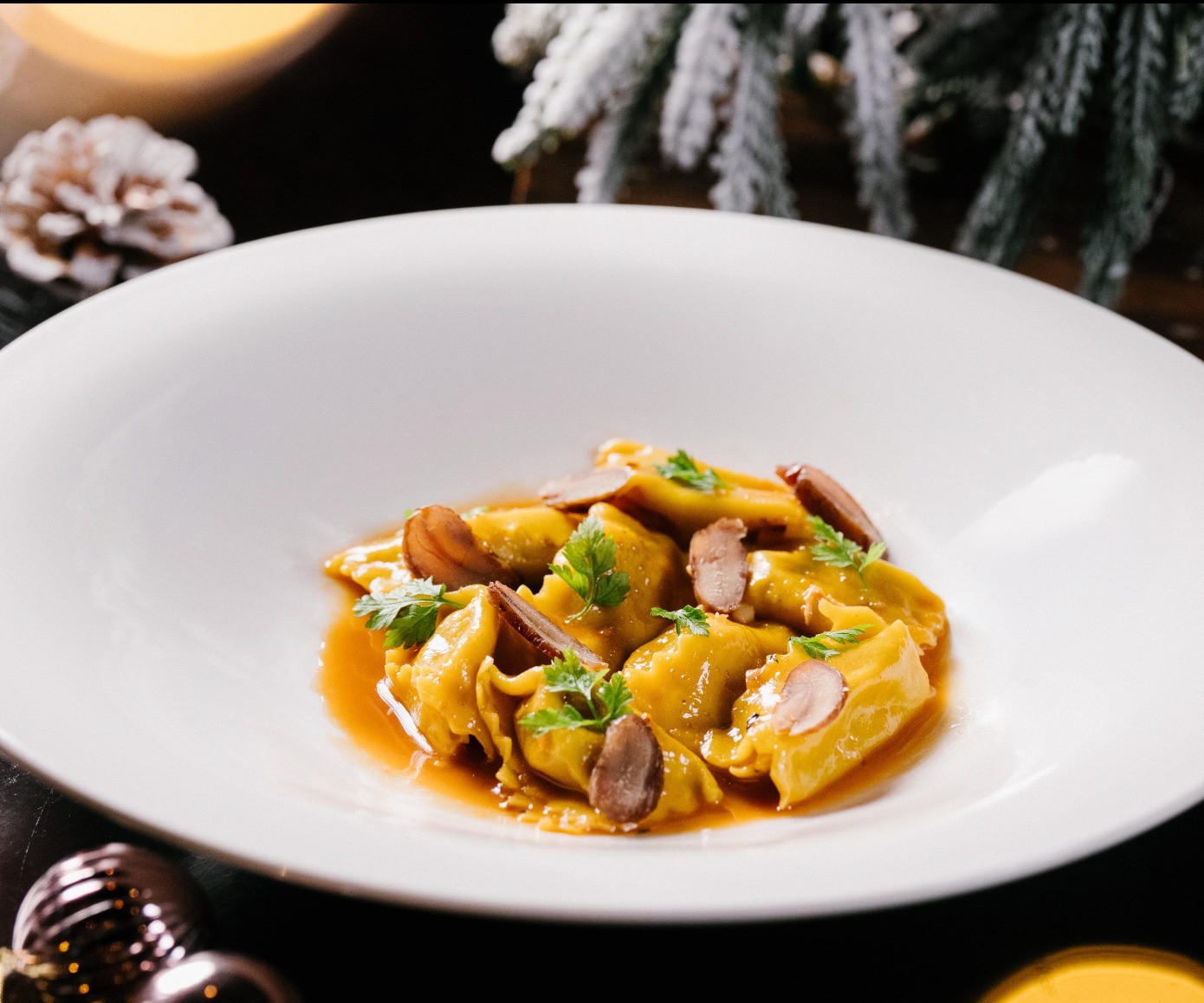 Cantina推出節日早午餐及晚餐。