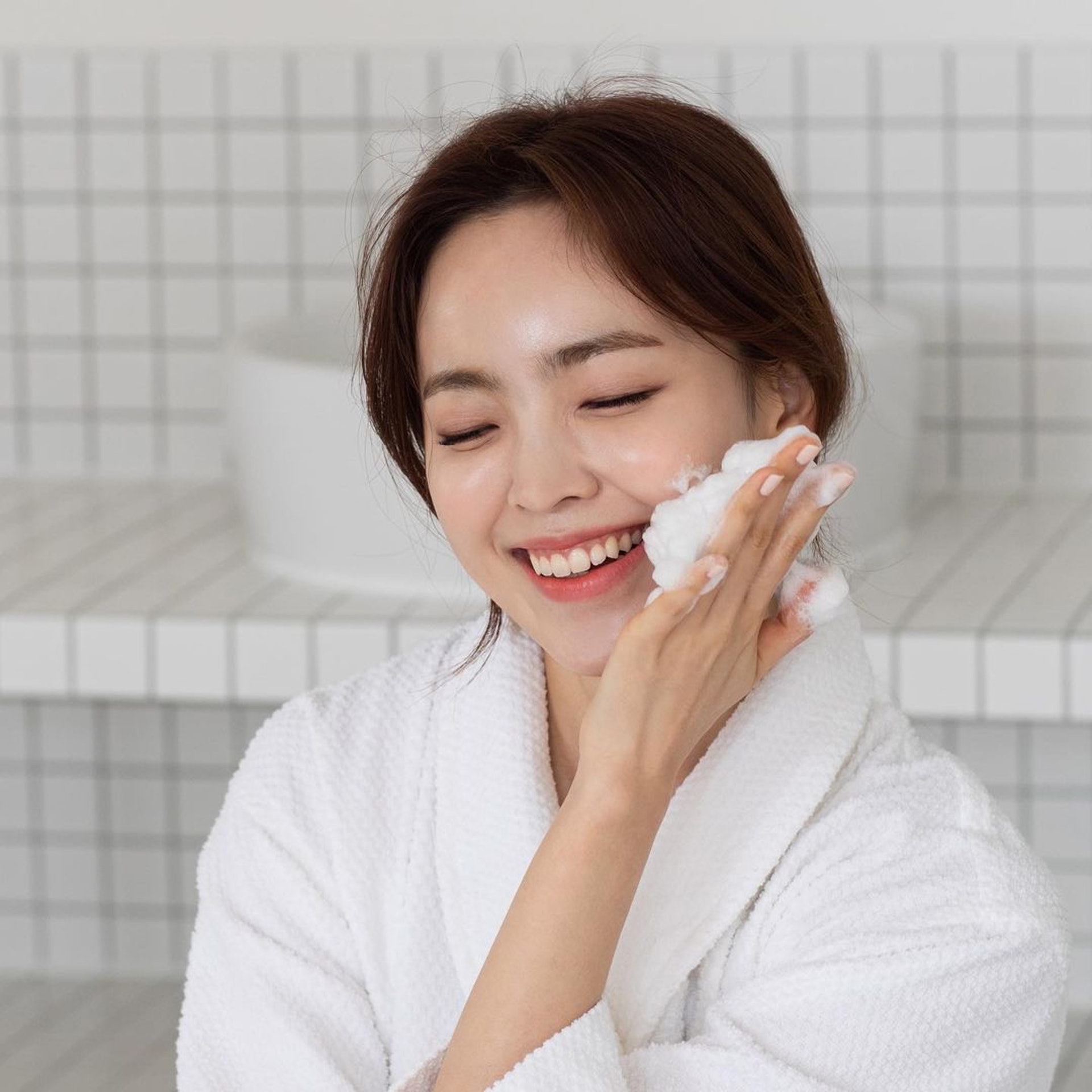 每天進行至少2次肌膚保養。