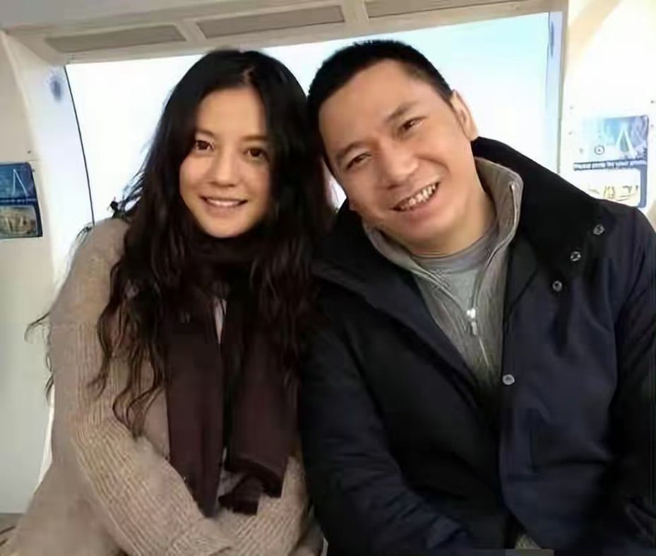 黃有龍出軌對象正是女兒的家庭教師，趙薇在2019年發現後便決定離婚。