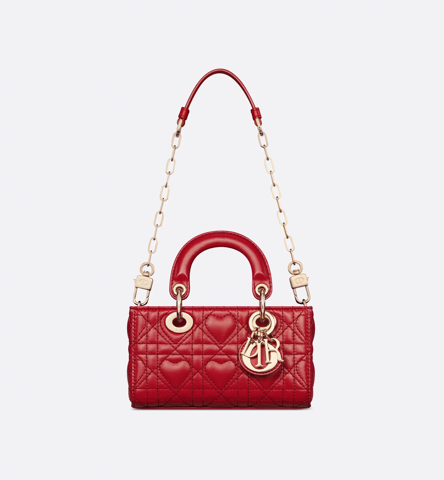 配備可拆卸的鏈式肩帶。