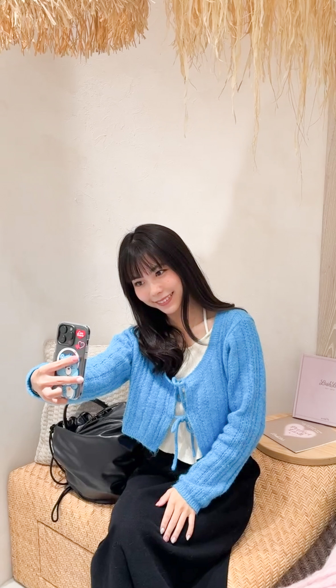 美睫過後當然不可浪費「打卡位」啦，即刻拍照留念！