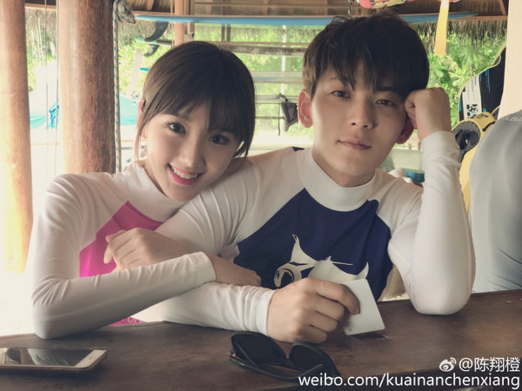 毛曉彤曾與另一位陳翔相戀。