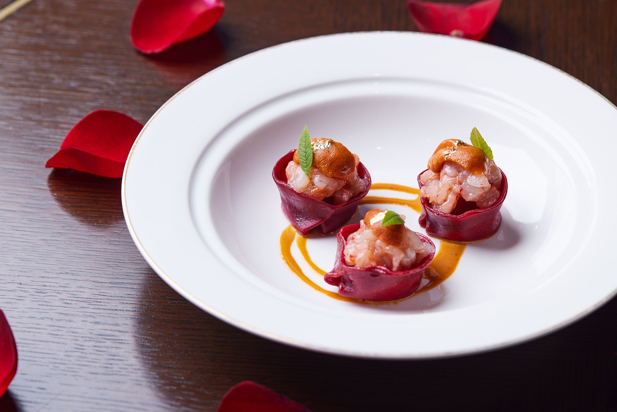 紅菜頭意大利雲呑配布拉塔芝士。