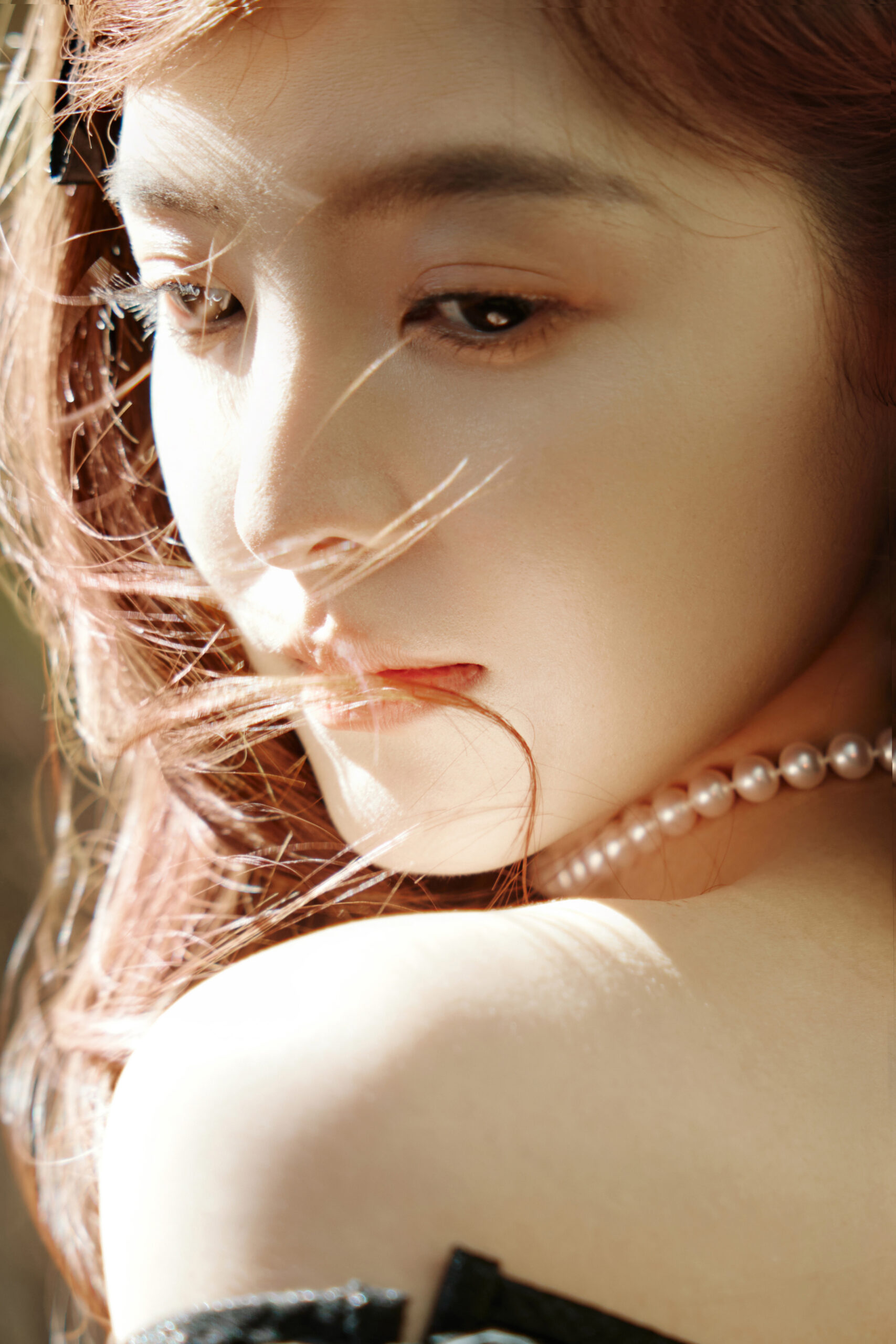 無論是在劇中還是私下，又或是本次參加頒獎典禮，她都是以淡妝亮相