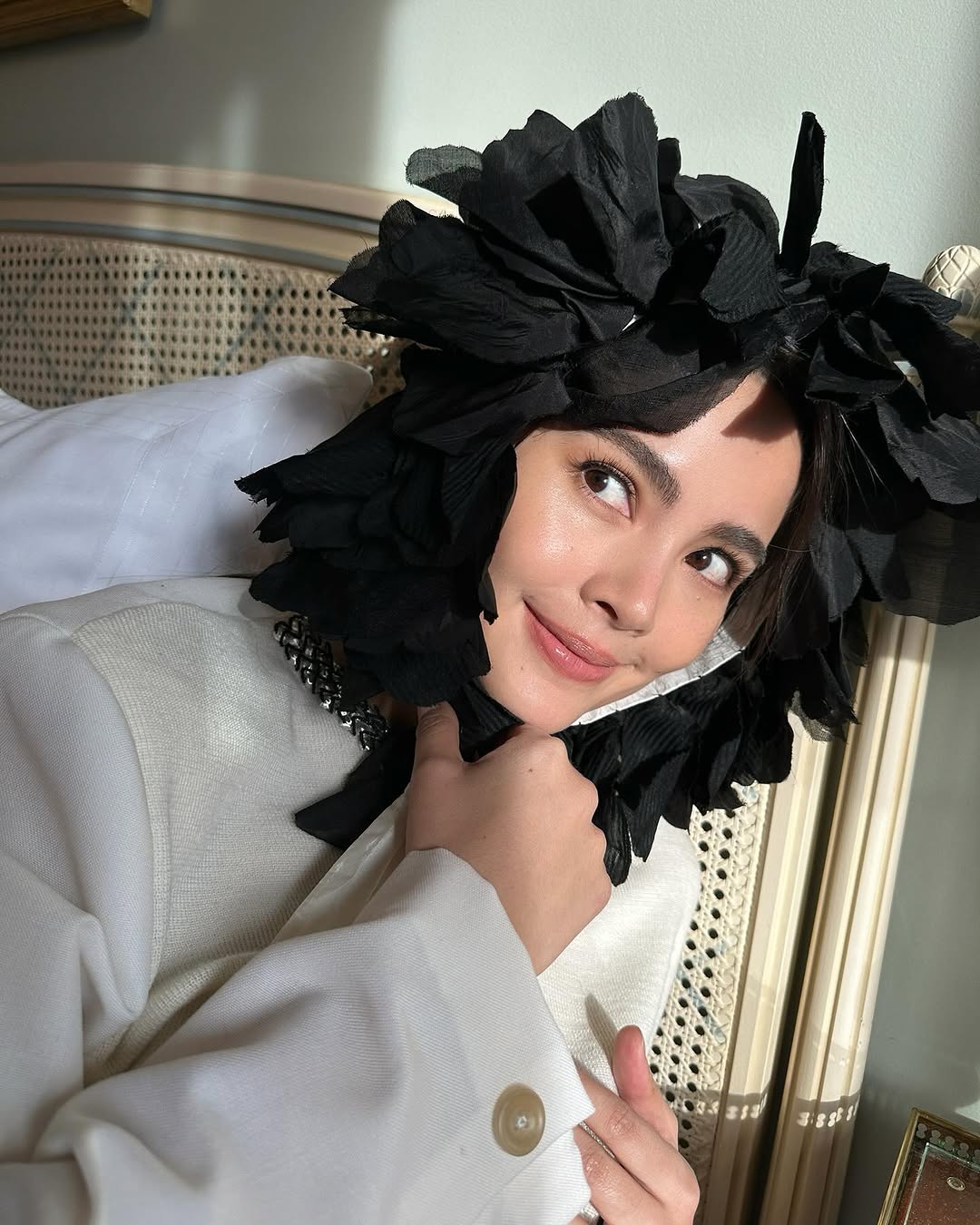 裸粉色唇膏勾勒溫柔唇形