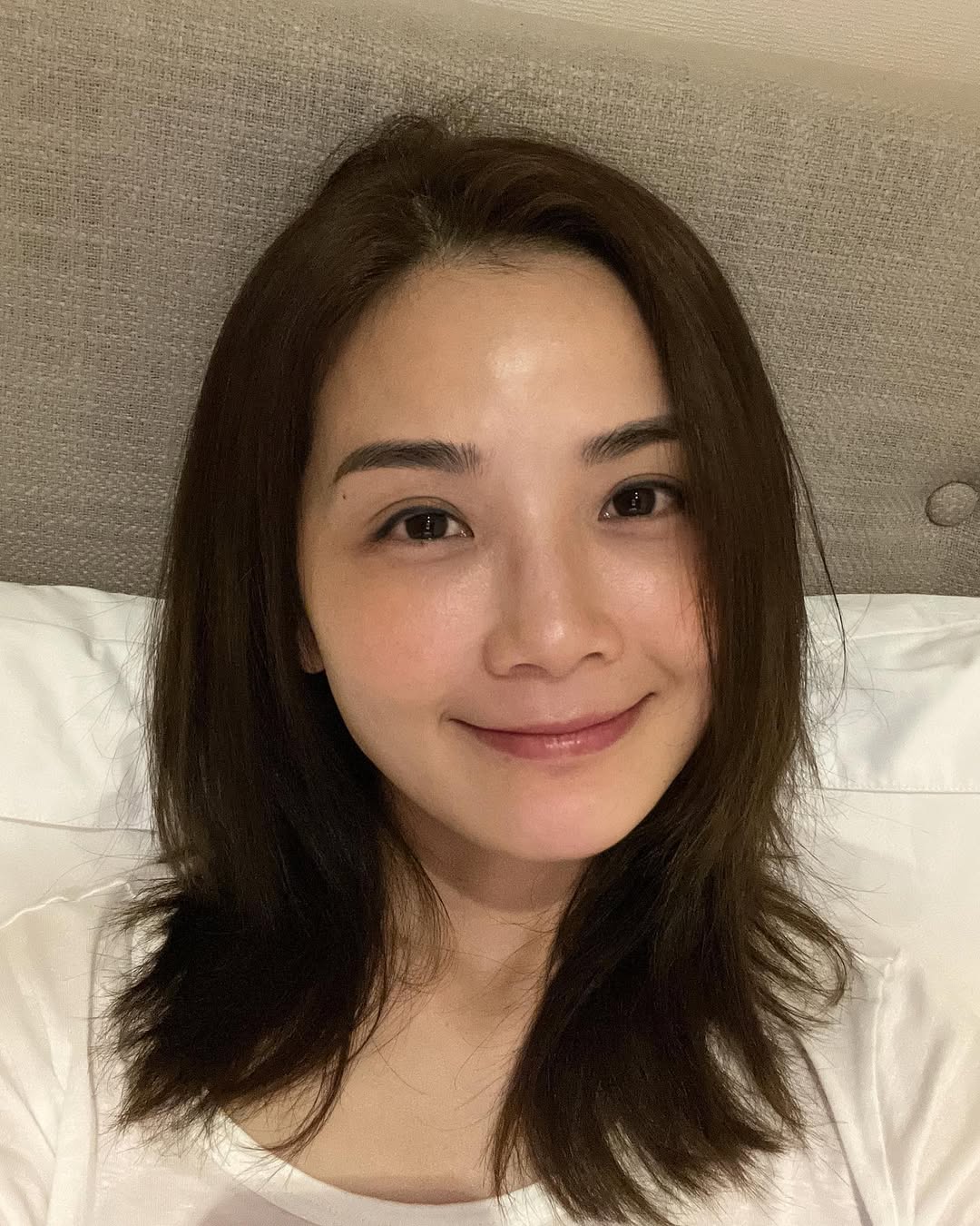 眼周皮膚比臉部其他部位更薄,膠原蛋白流失後,眼袋和淚溝會變得更明顯,顯得眼周更疲憊!