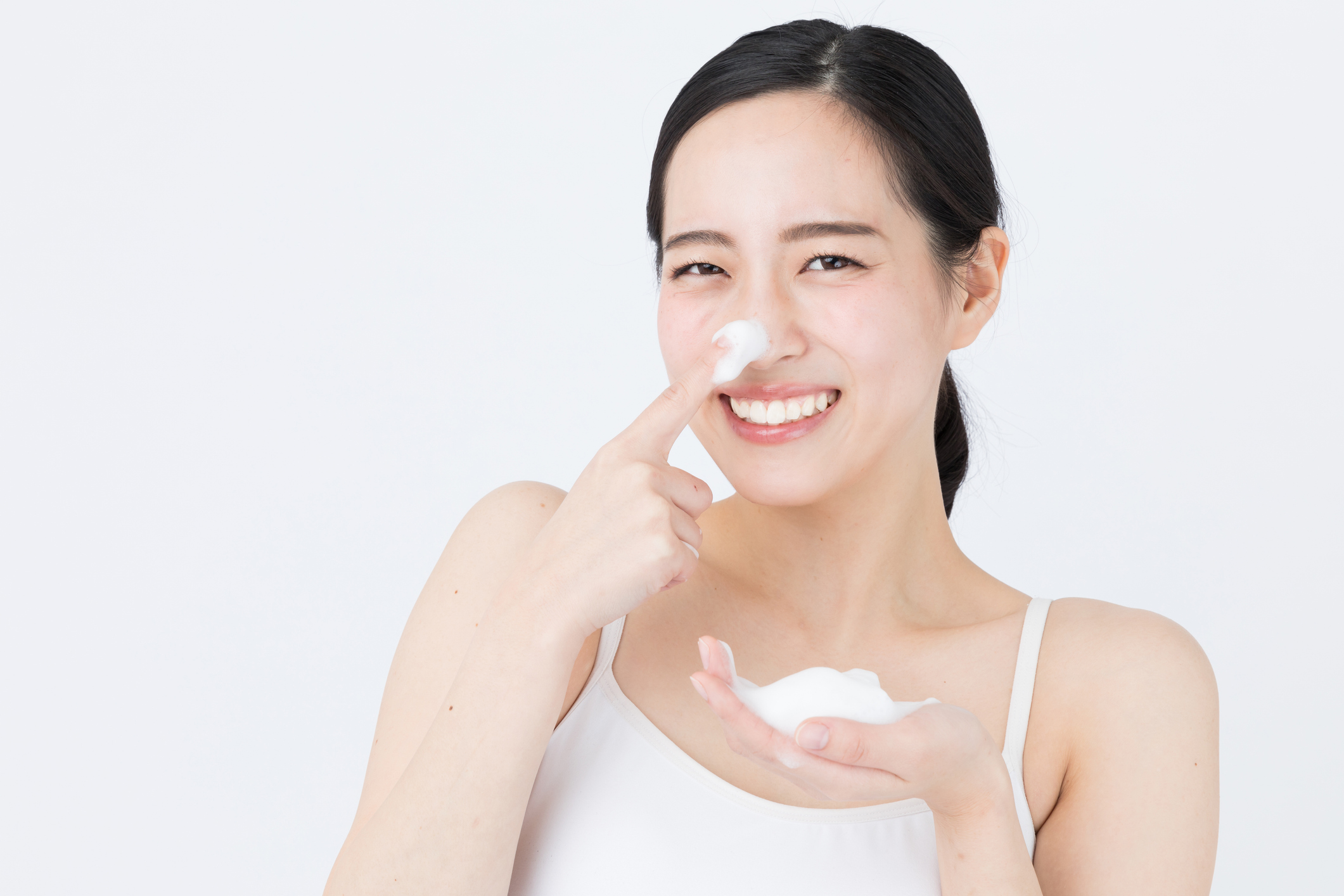 洗面奶種類選擇多，應根據自己的膚質選擇適合的類型，切記貴不一定適合自己！