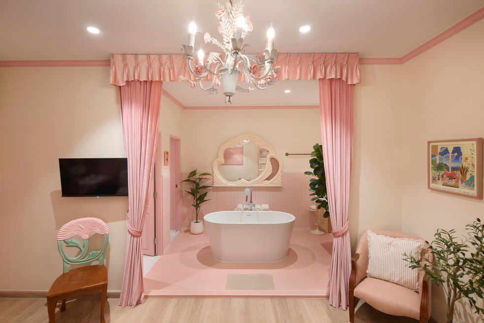 「Pink Pavilion」房型如名字一般粉嫩浪漫