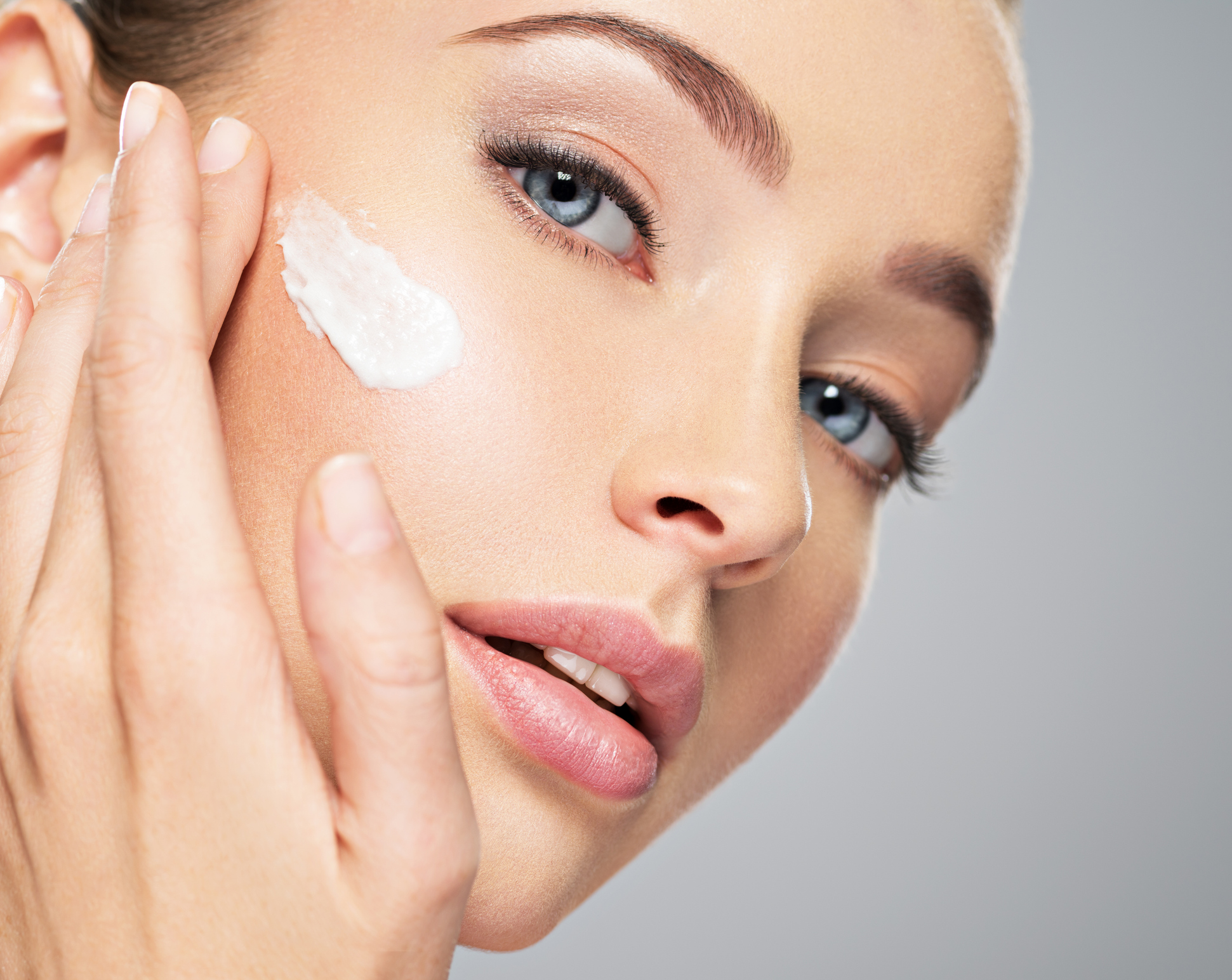 缺水反而會讓皮膚分泌更多油脂