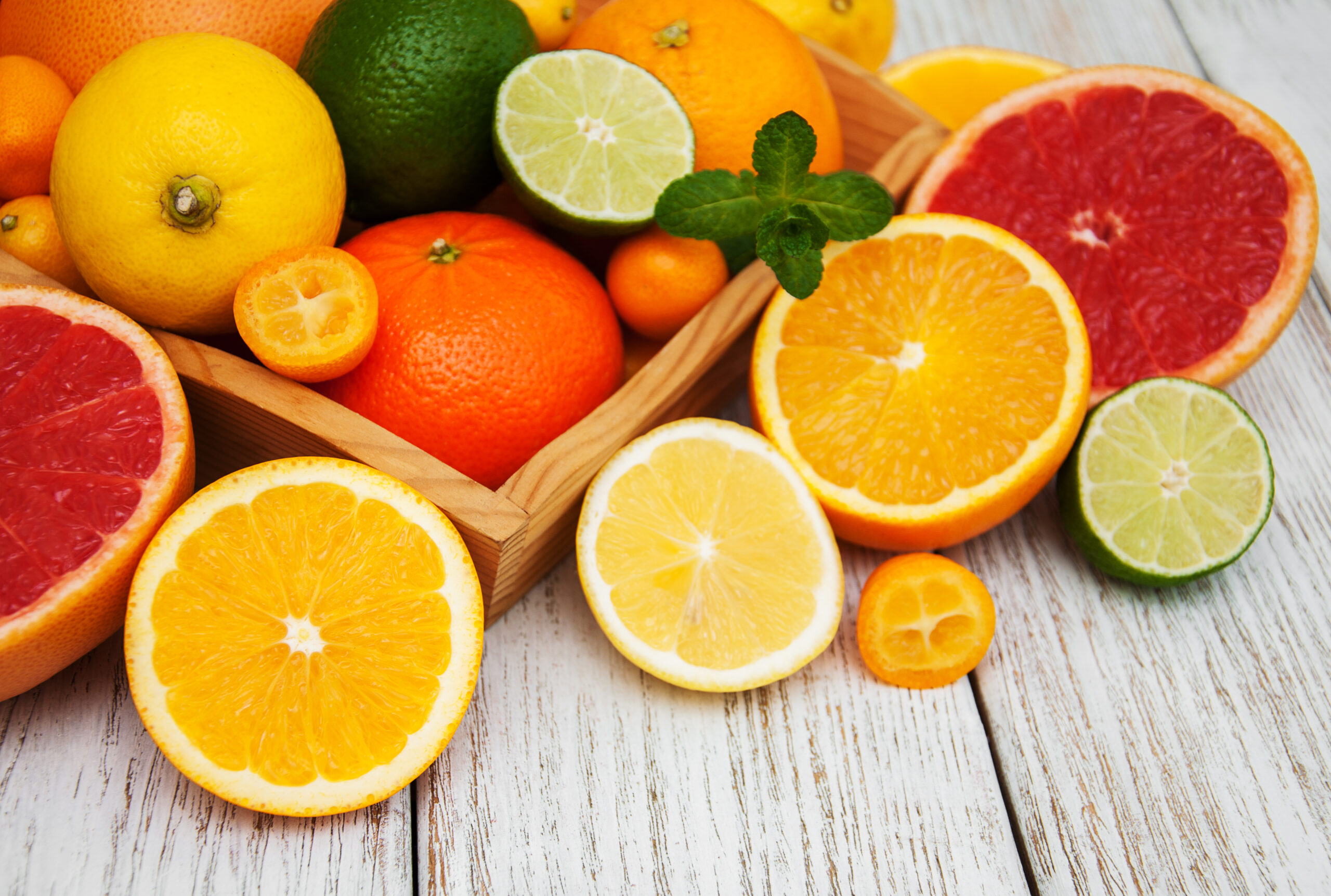 想要讓肌膚水潤透亮，水果絕對是你的好幫手！