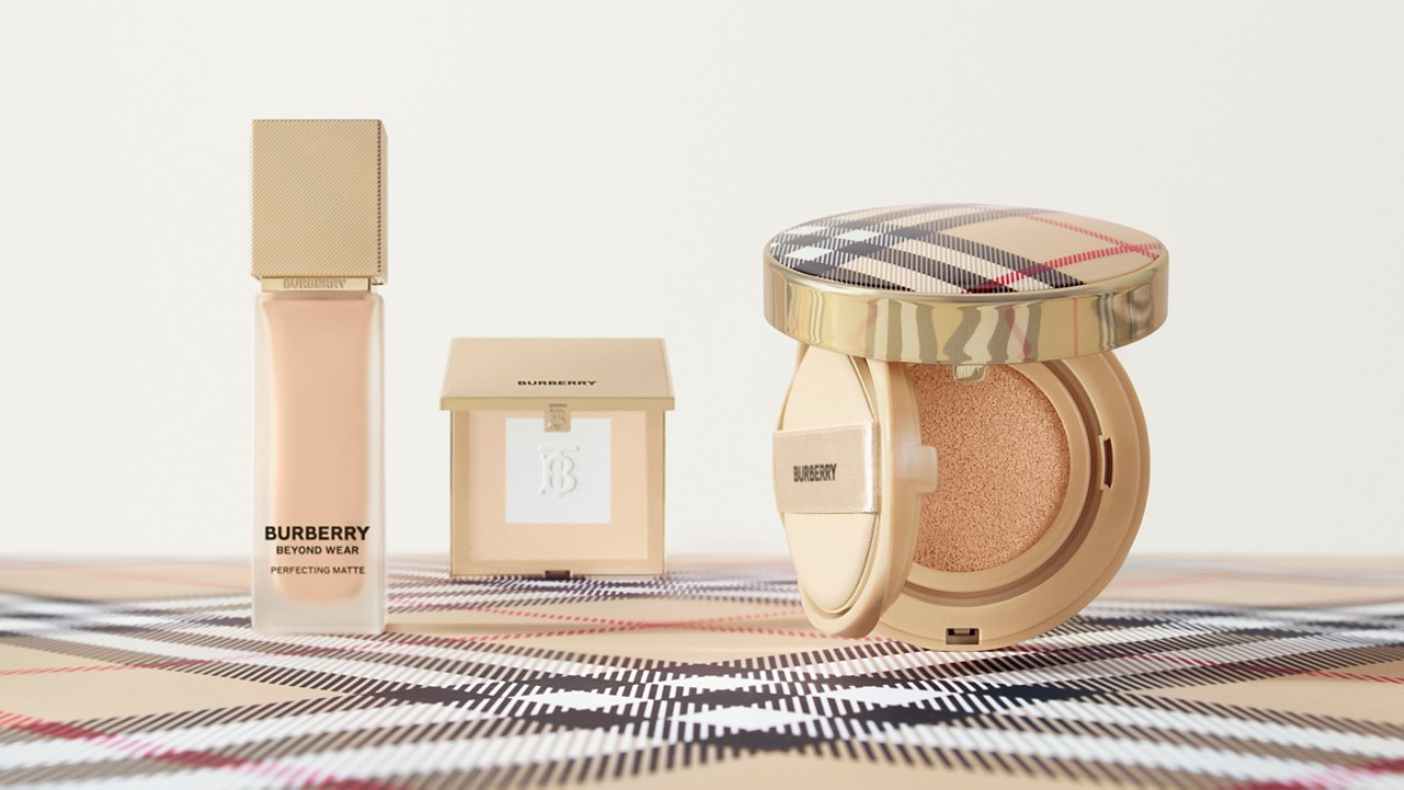 Burberry氣墊限量採用嶄新Trench風衣持妝科技™️。