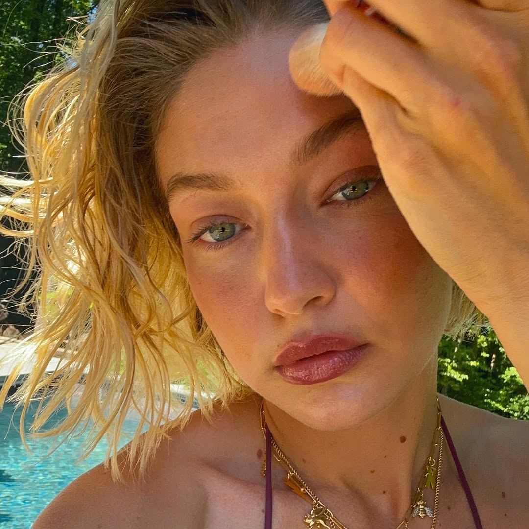 不過無論什麼膚質,妝前充分保濕都能讓底妝更服貼持久