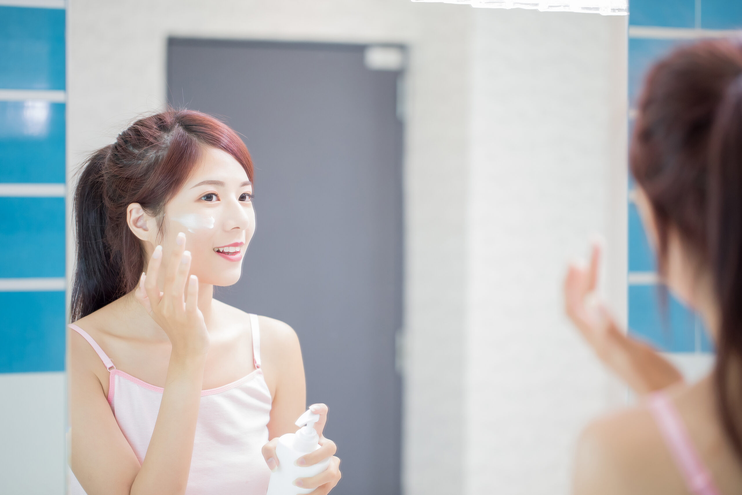 想讓乳液發揮更大功效，養出水光肌，正確的塗抹方式十分重要！