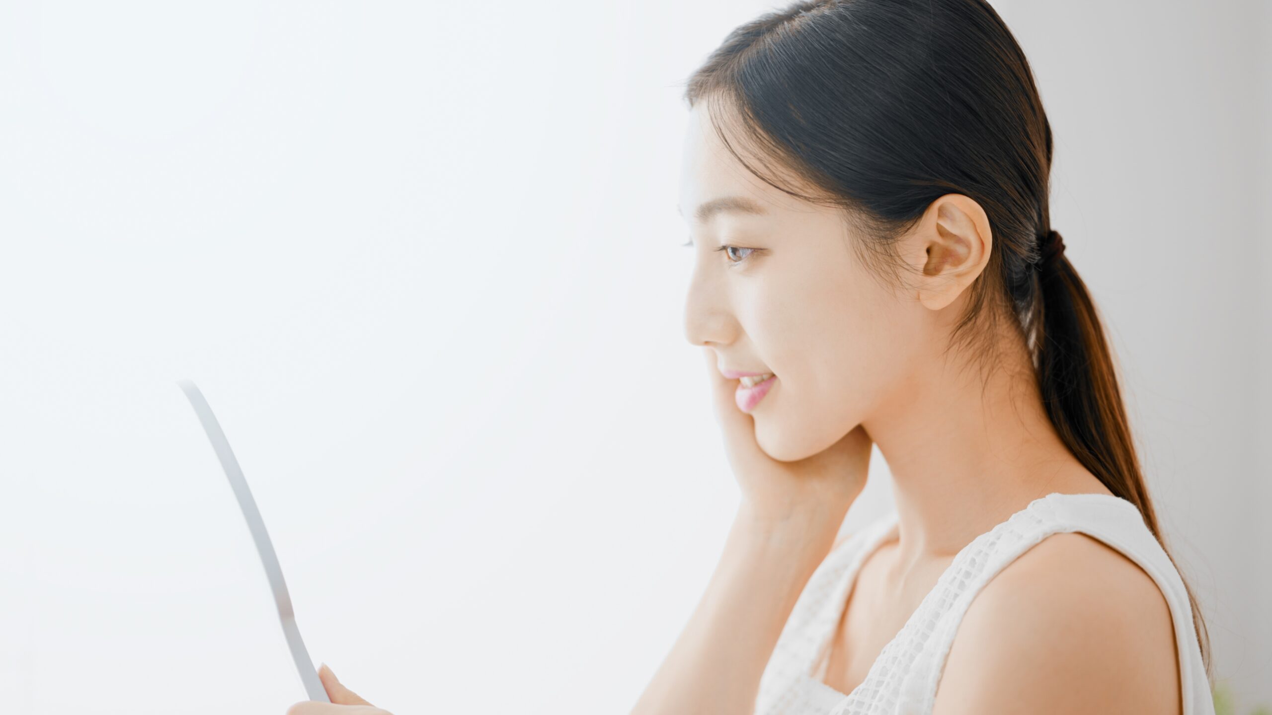 天然方法的功效因色斑類型而異,淺層色斑可搭配天然方法,但需要長期堅持。