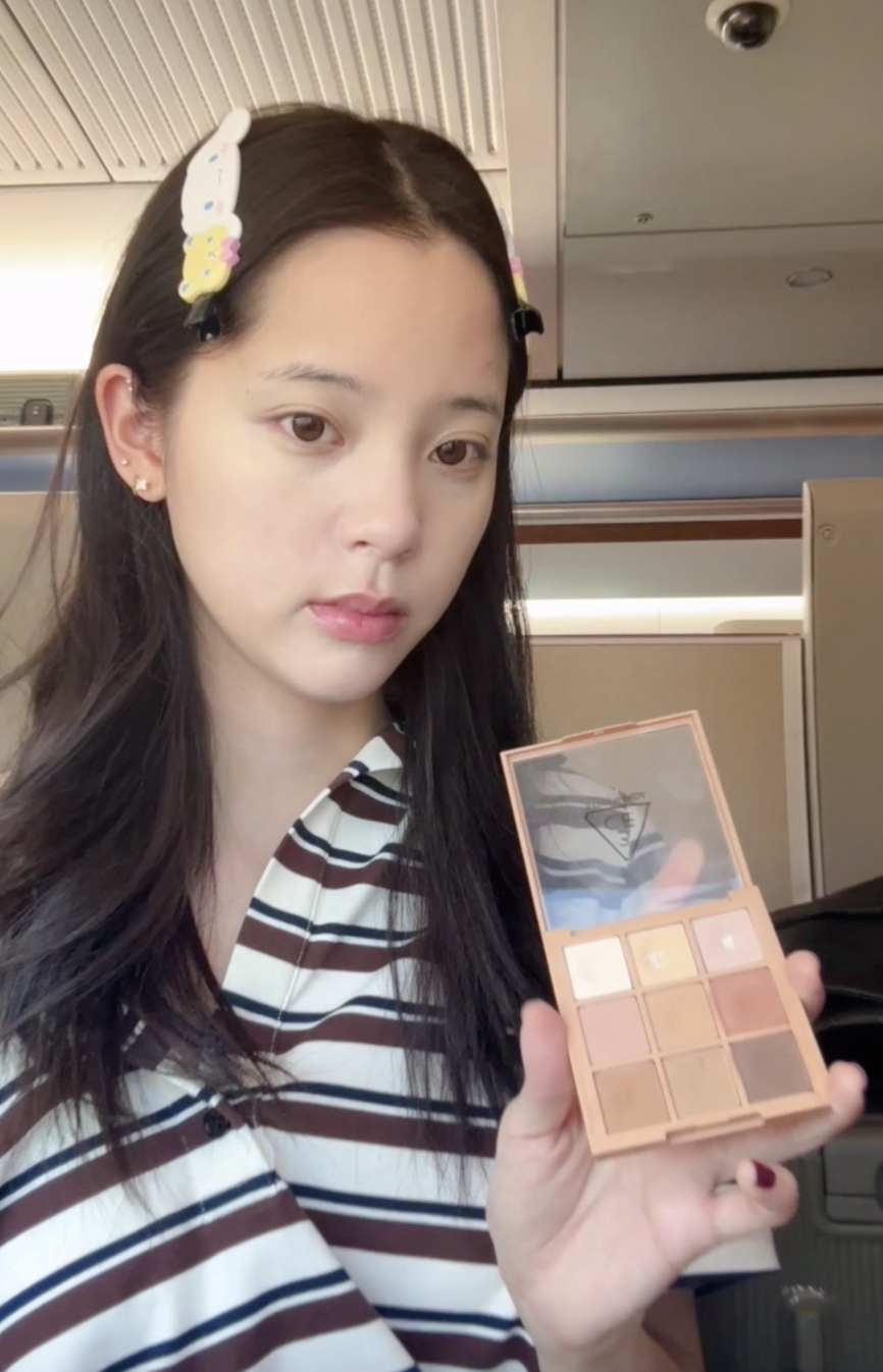 3CE的眼影盤是不少人的愛用品，價格平之外粉質也細膩