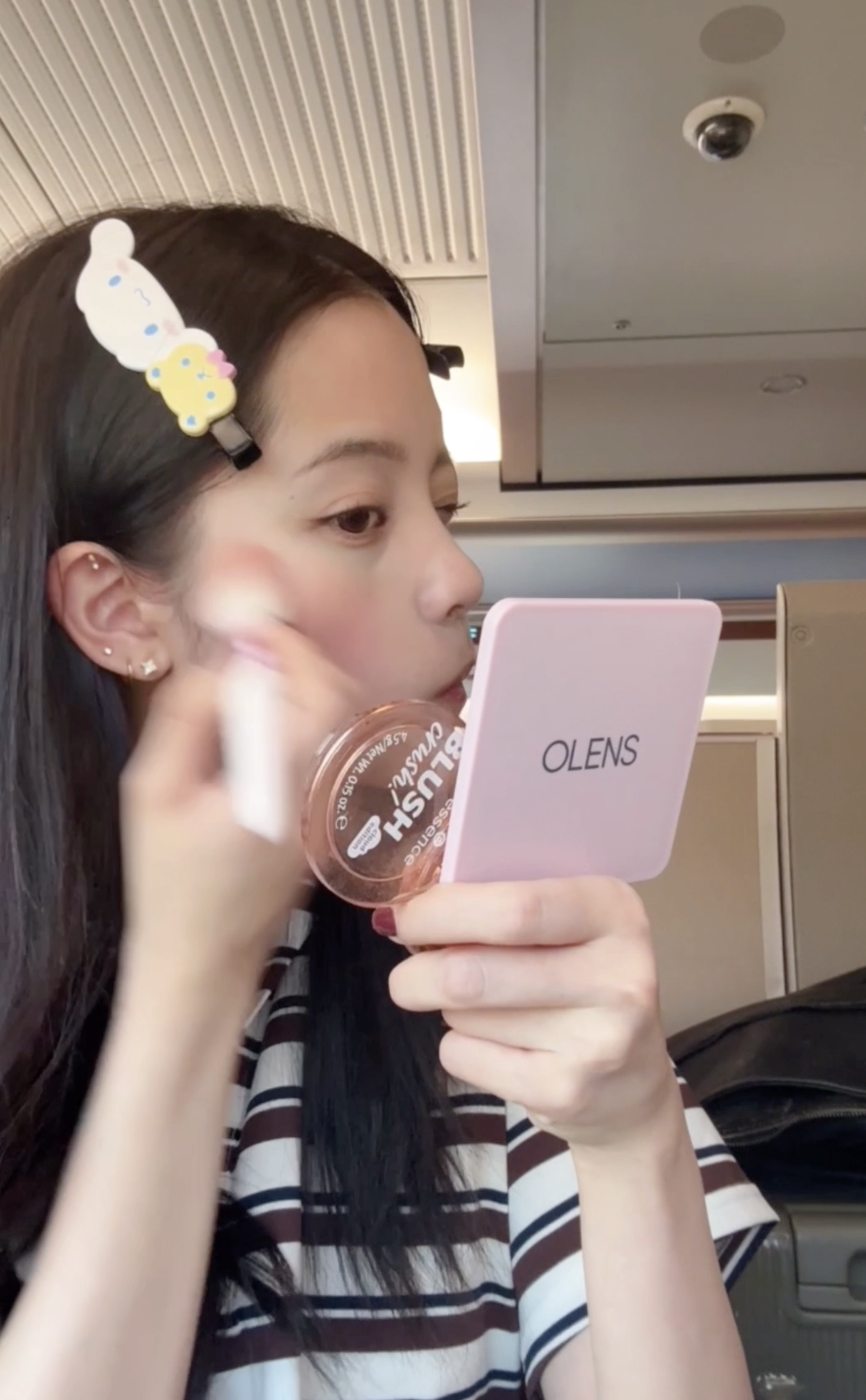 essence胭脂是平價又顯色的開架好物