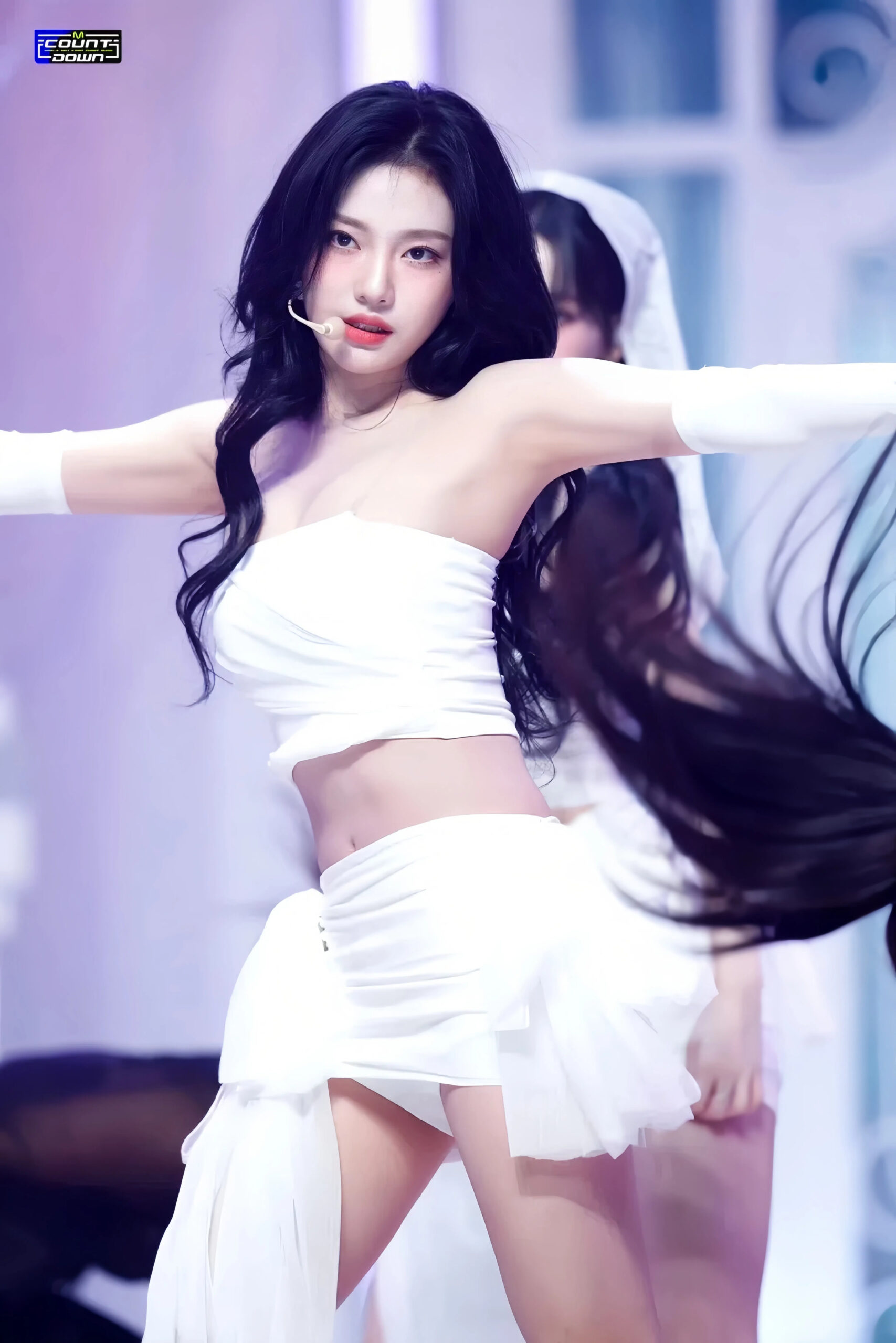 寧藝卓打歌舞台，超絕身材。