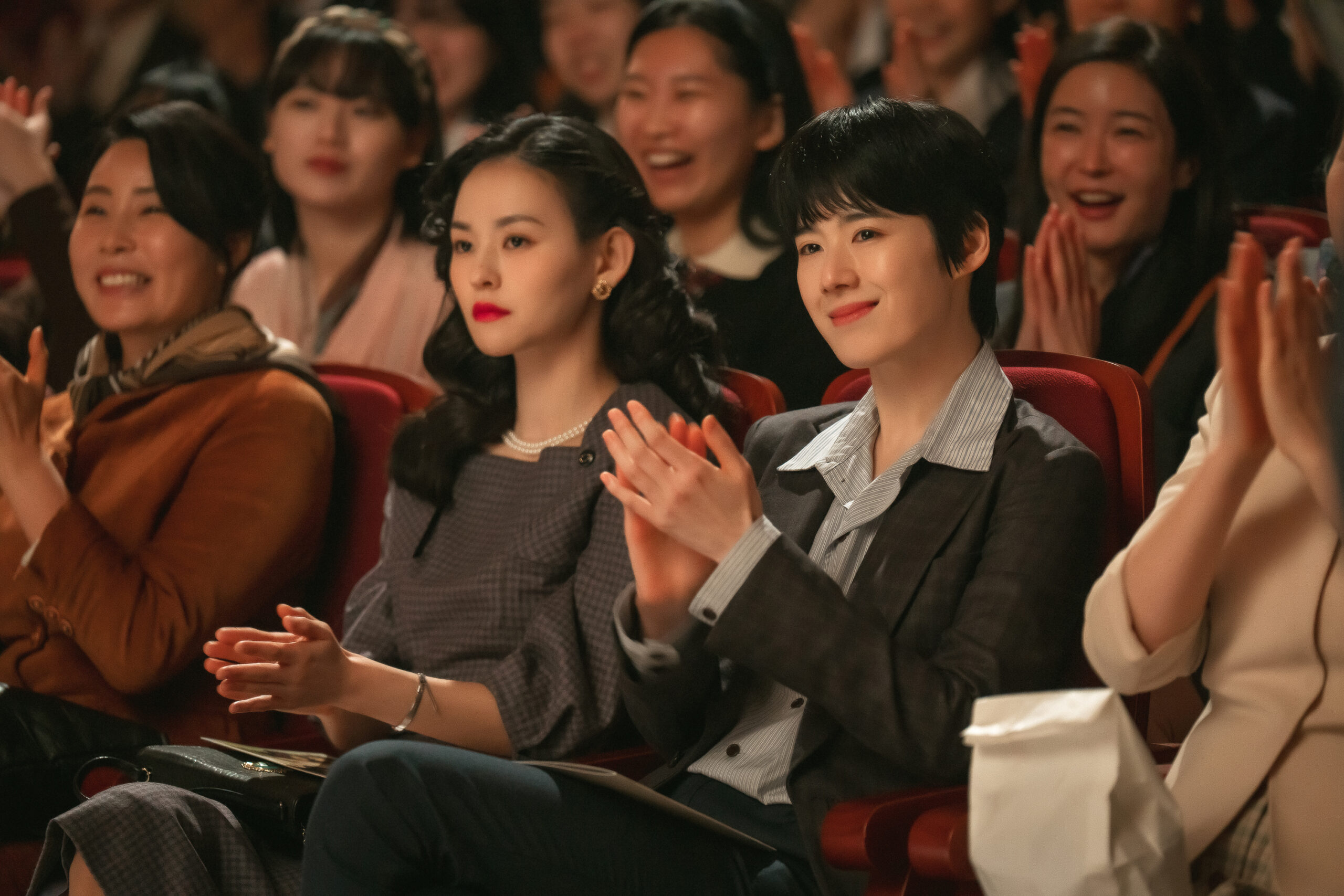 劇中，女子國劇團本身就是一個充滿女性力量的小宇宙