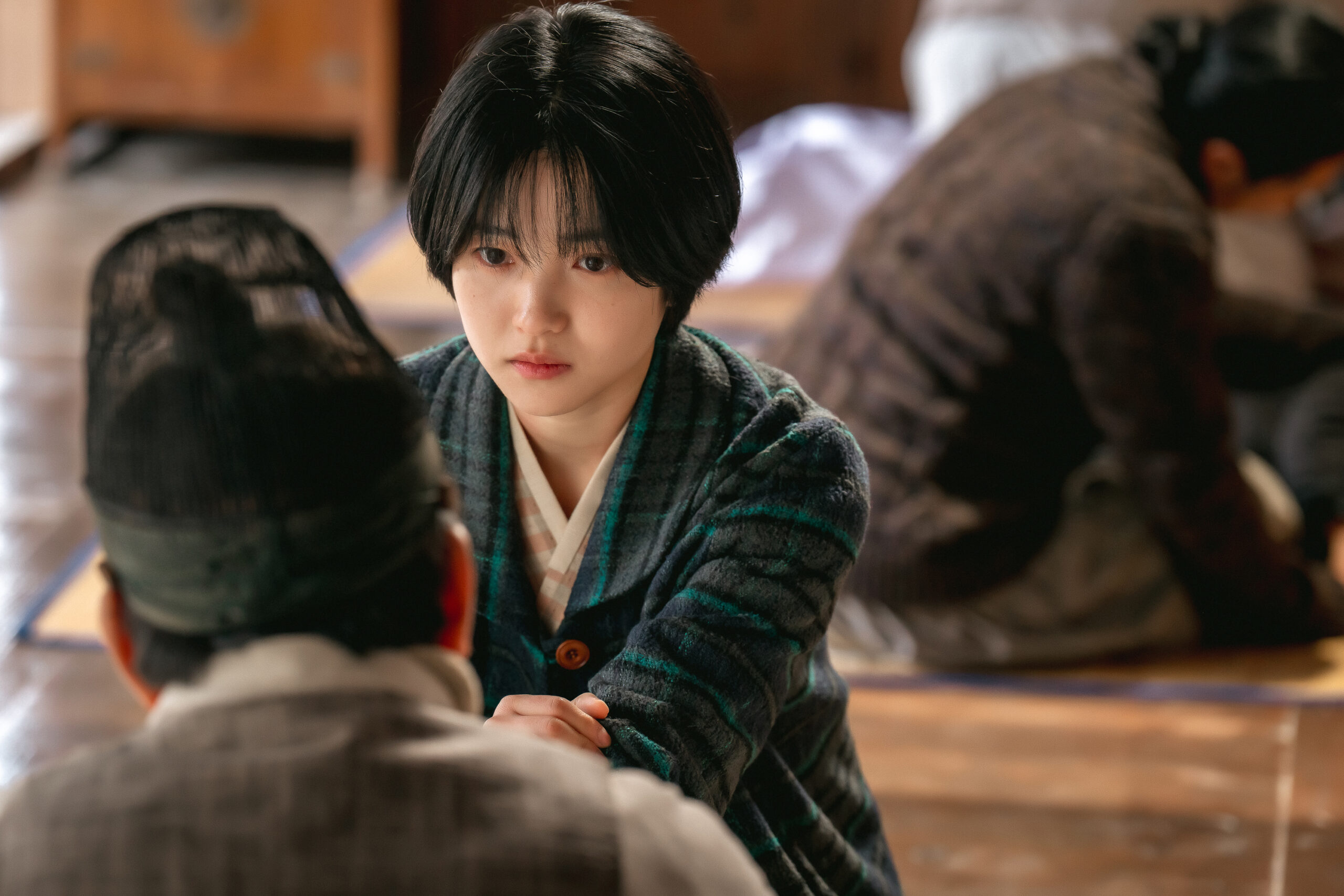 《正年》並沒有刻意放大女性的苦難，而是著重描寫她們如何在看似受限的環境中，透過才華、努力和彼此的支持，建立起屬於自己的舞台和尊嚴