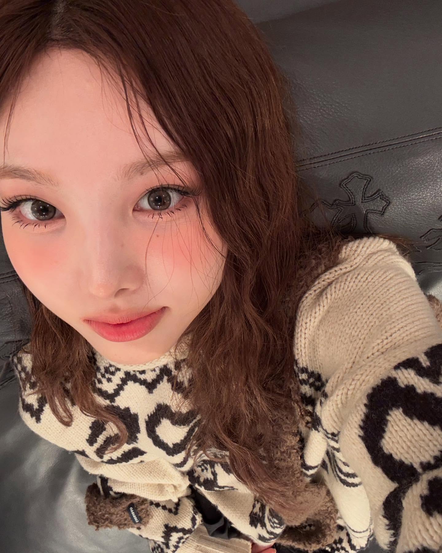 讓你的嘴唇和臉頰的顏色看起來很協調，營造出一種自然又健康的紅潤感