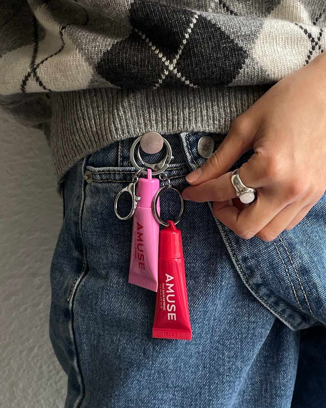 可以當作吊飾的彩妝品可愛滿分