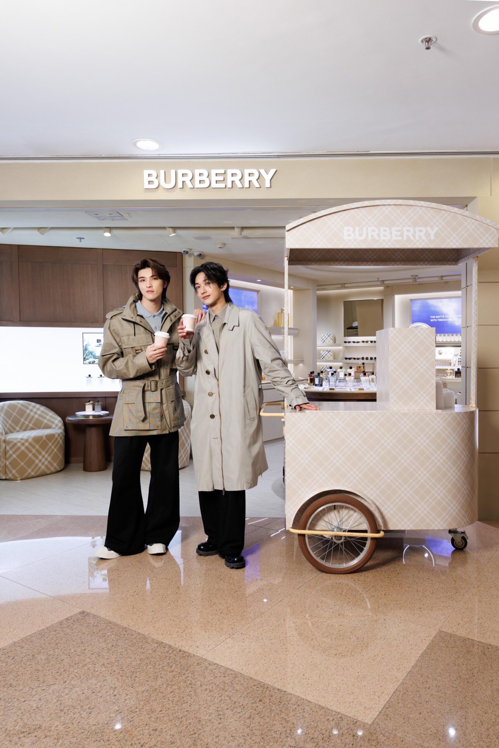 快來Burberry Beauty希慎廣場專門店體驗Burberry粉底的魅力。