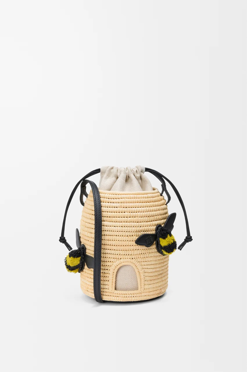 Loewe酒椰纖維和小牛皮蜂巢編織包