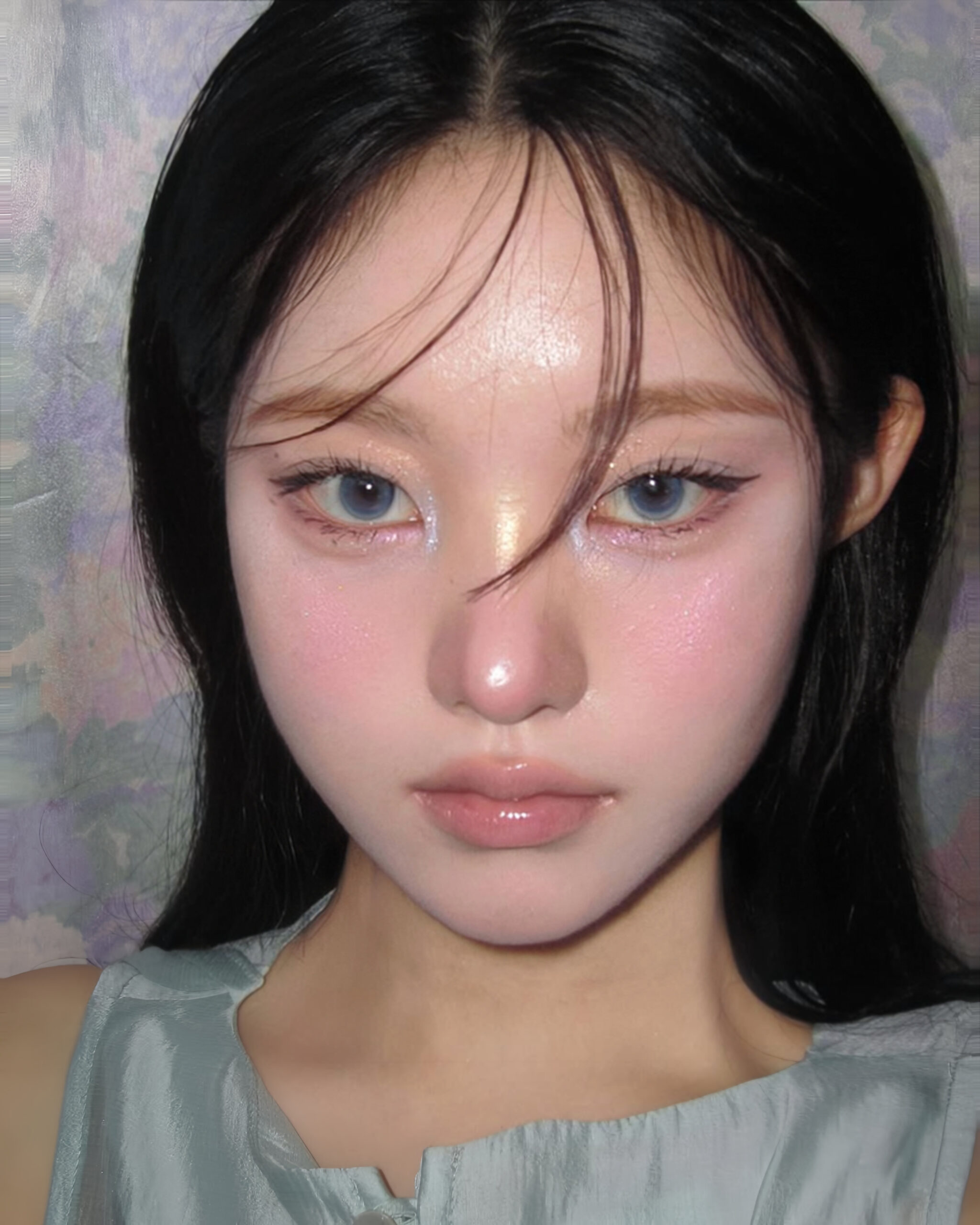 注意用不同色調的高光，妝容不會太單調。