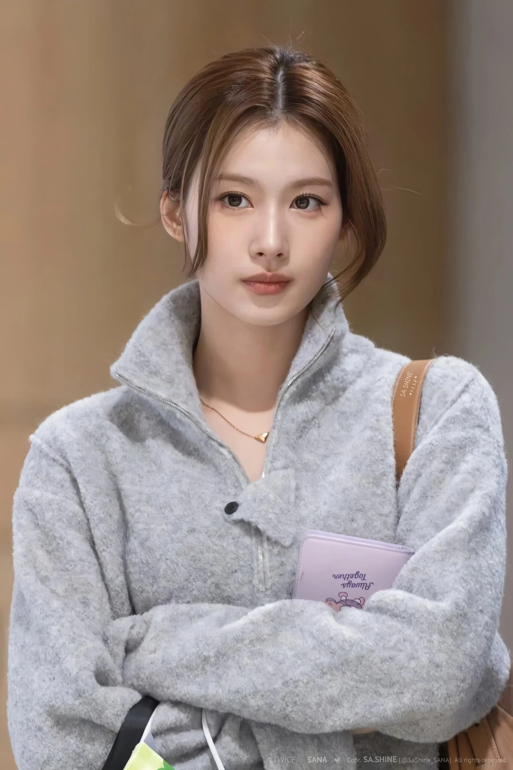 sana同款榛果灰粽髮色自帶大女主氣場。