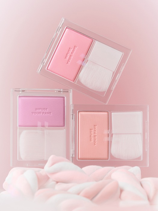 Holika Holika的My Fave Infusing Blush系列中,#08 Fuzzy是一款散發溫柔杏桃光的蜜桃色胭脂