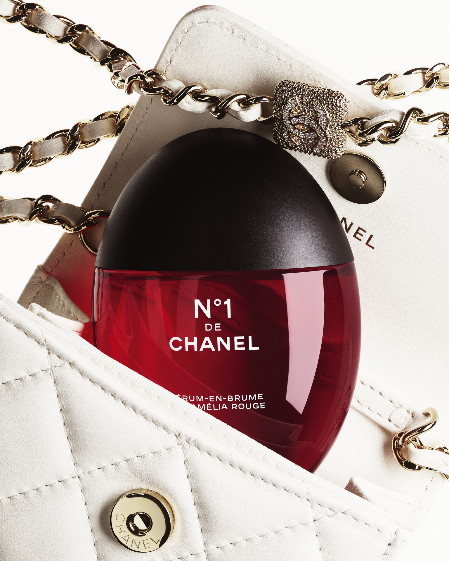 Catpions:CHANEL全新「一號紅山茶花精華噴霧」重新定義高效精華的位置。