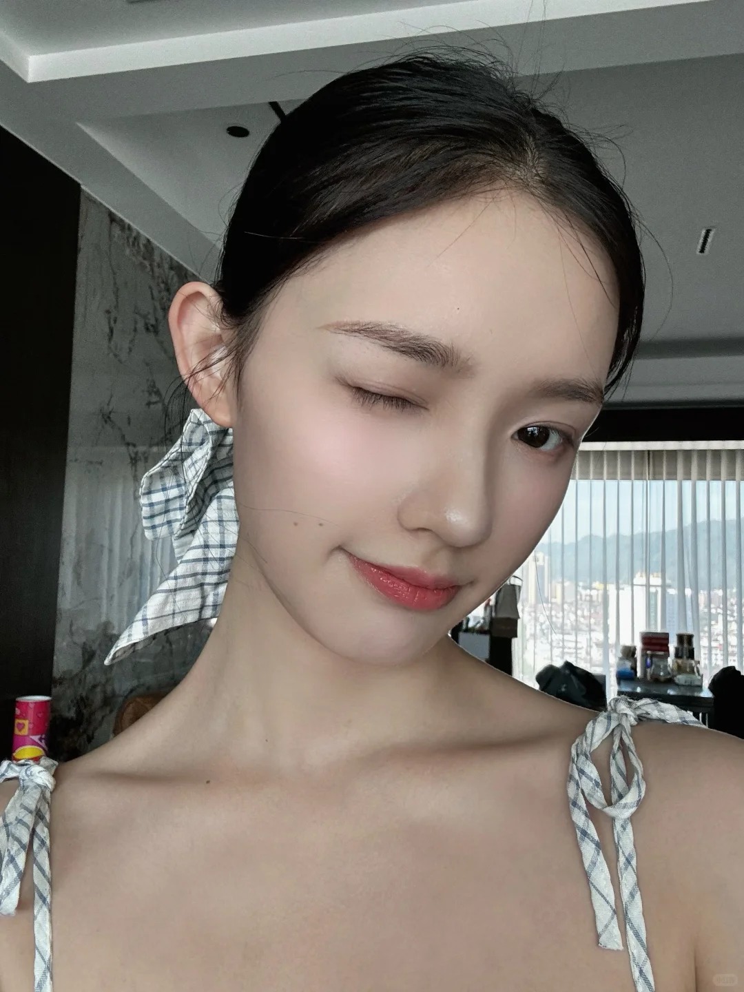 林允的上鏡秘密——白皙透亮的膚色。