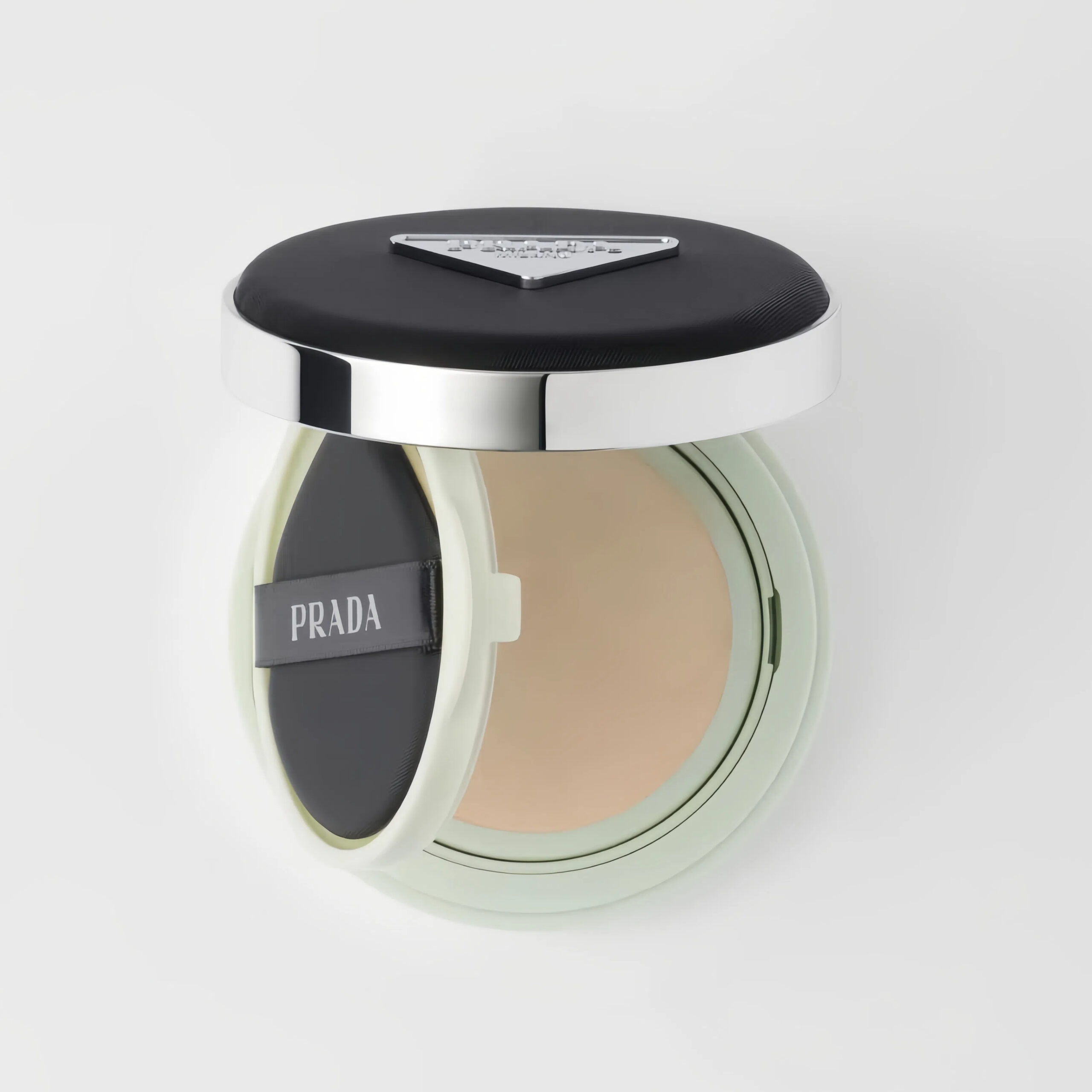 Prada 原光新肌氣墊粉底
