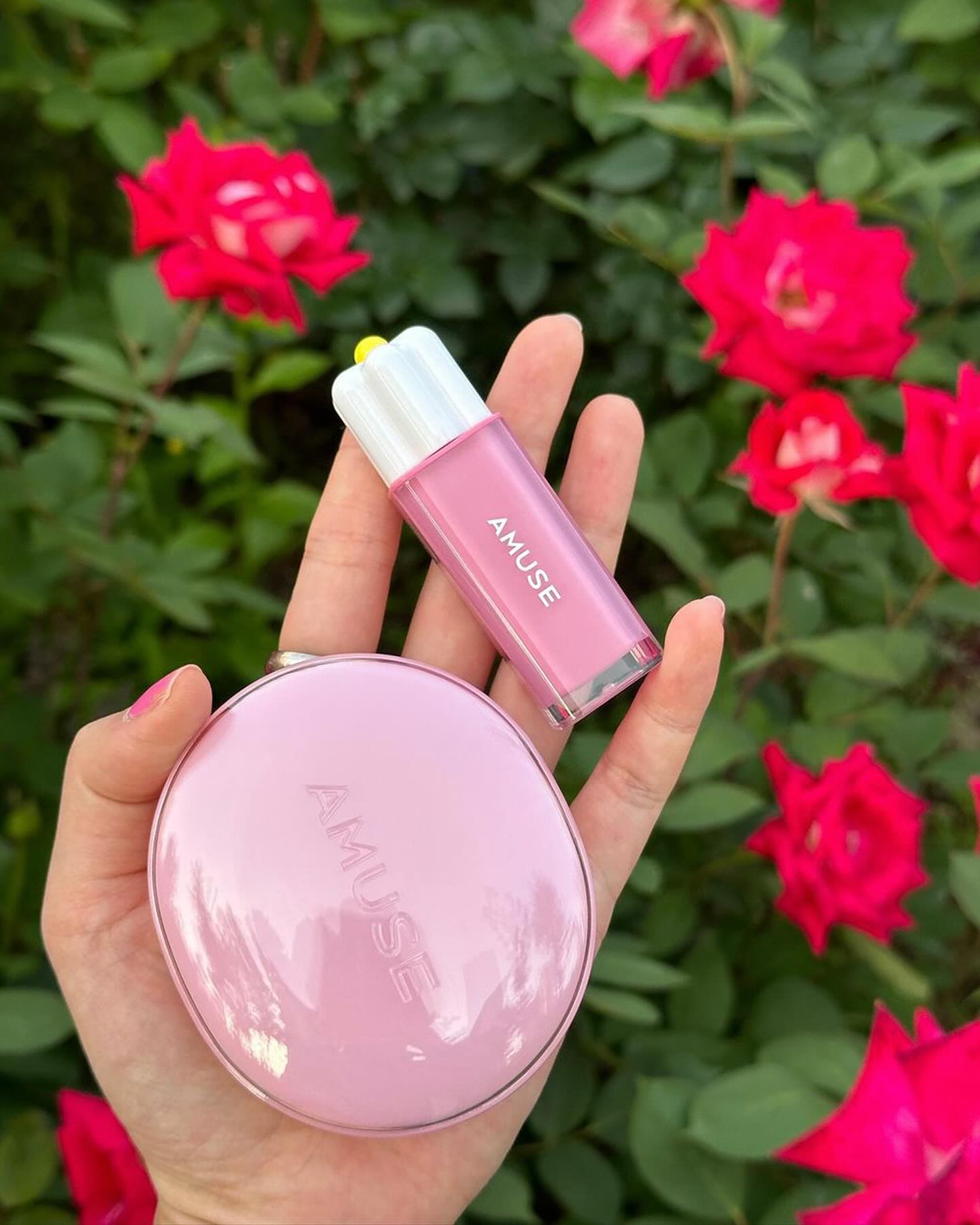 amuse櫻花粉氣墊主打輕薄服貼