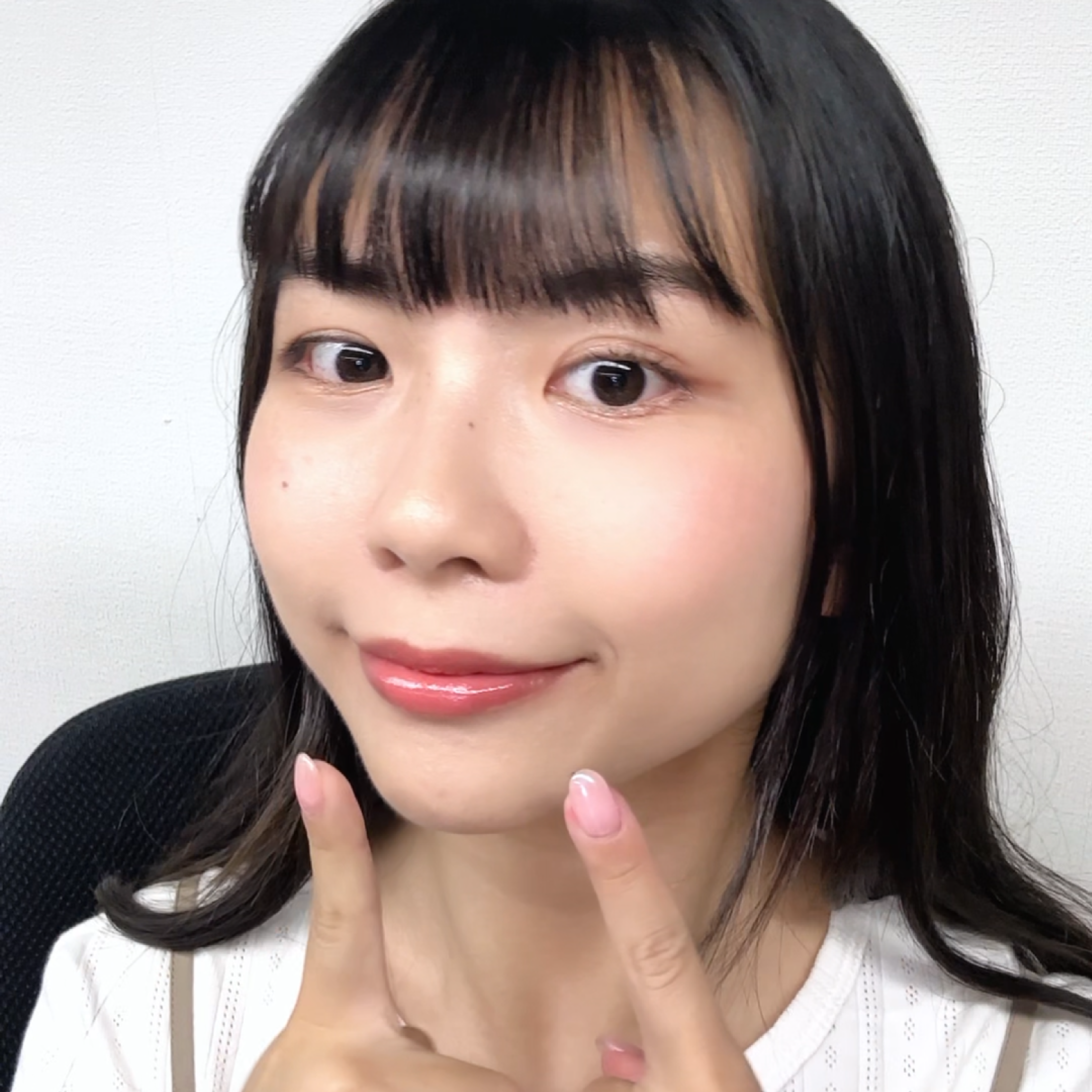 還可以用來修飾唇部邊緣,讓唇妝變得更完美。