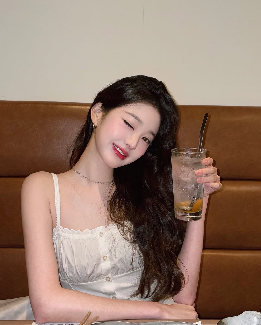 多喝綠茶,可以抗氧化、美白。