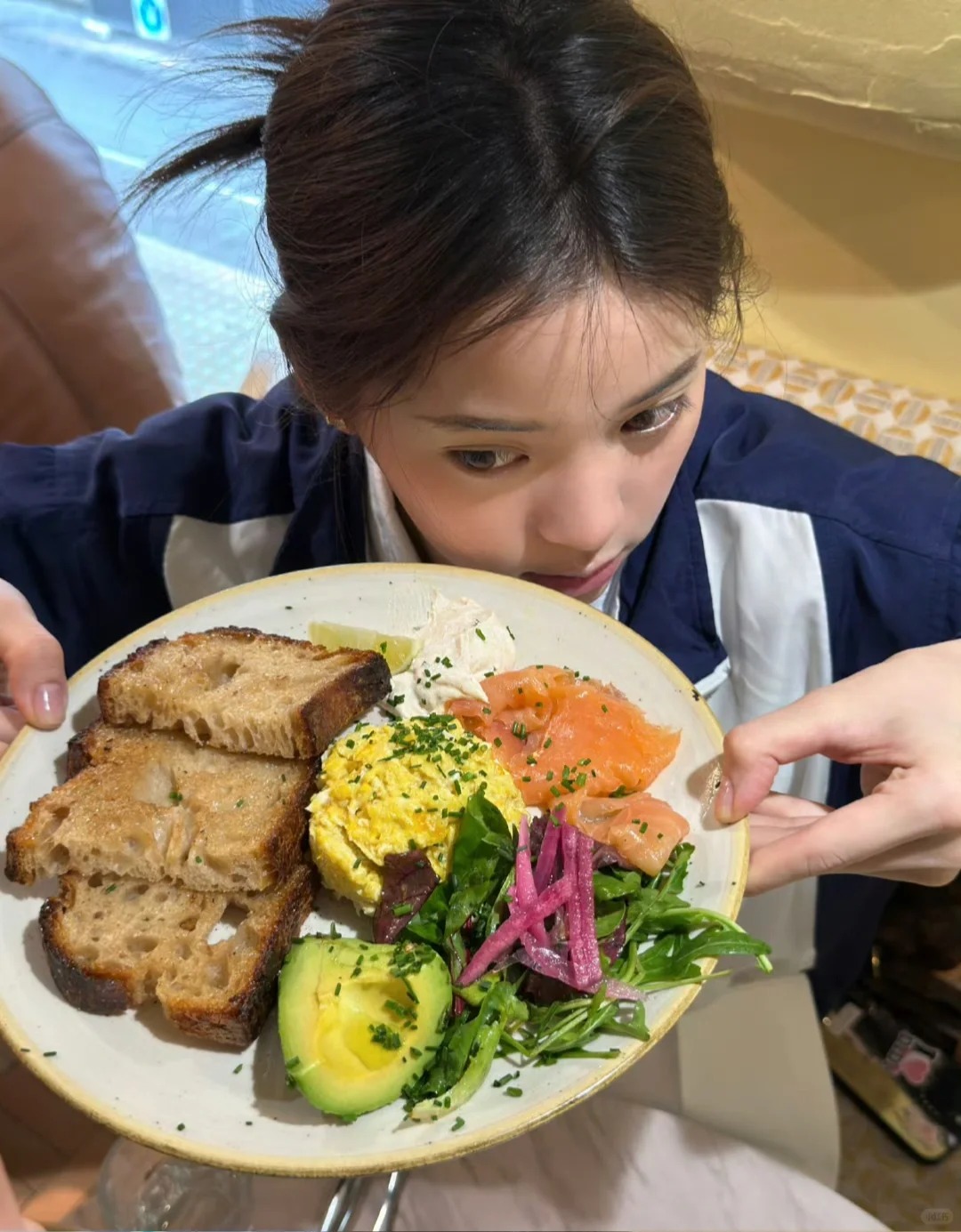 可以將洋蔥加入晚餐菜餚中。