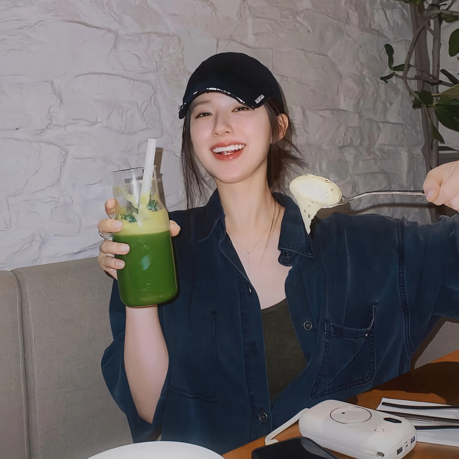 奇異果含有大量維生素C,多喝奇異果汁有助於美白。