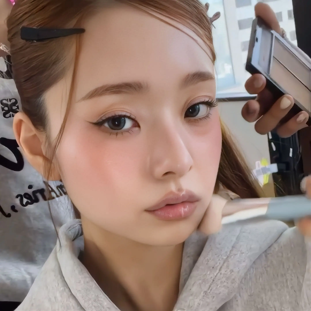 選對上妝工具，才能畫出自然又提氣色的妝感。