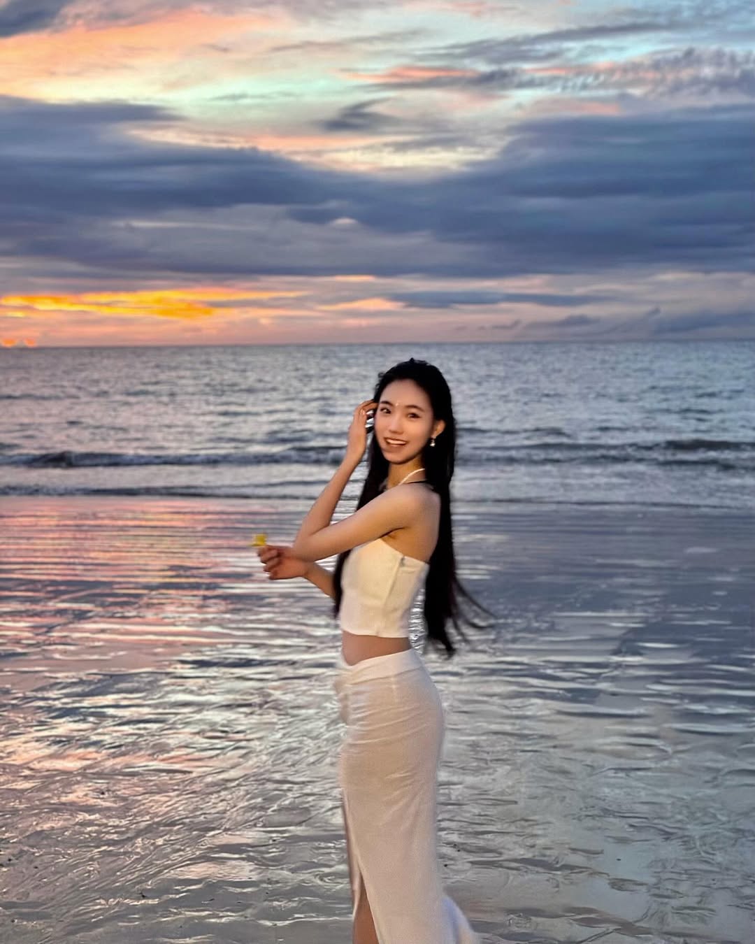 每天早晨起床後的第一件事,就是喝下一大壺溫開水。