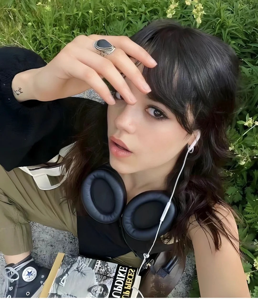 批判性思考，質疑既定框架。