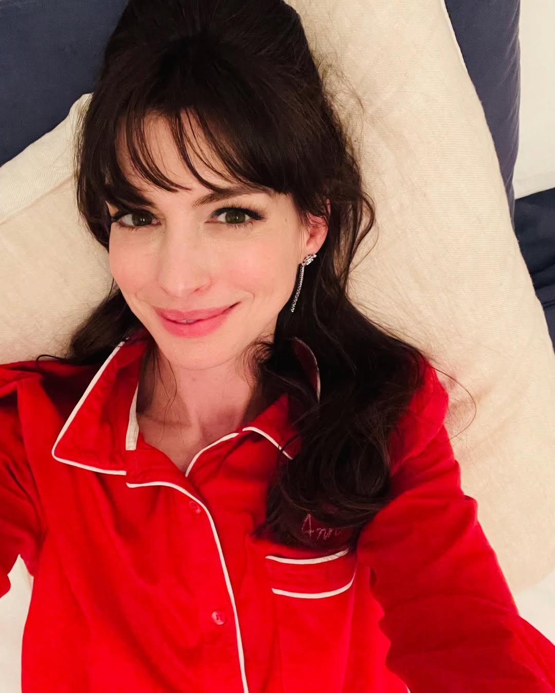 43歲的Anne Hathaway看不出衰老痕跡,狀態超好。