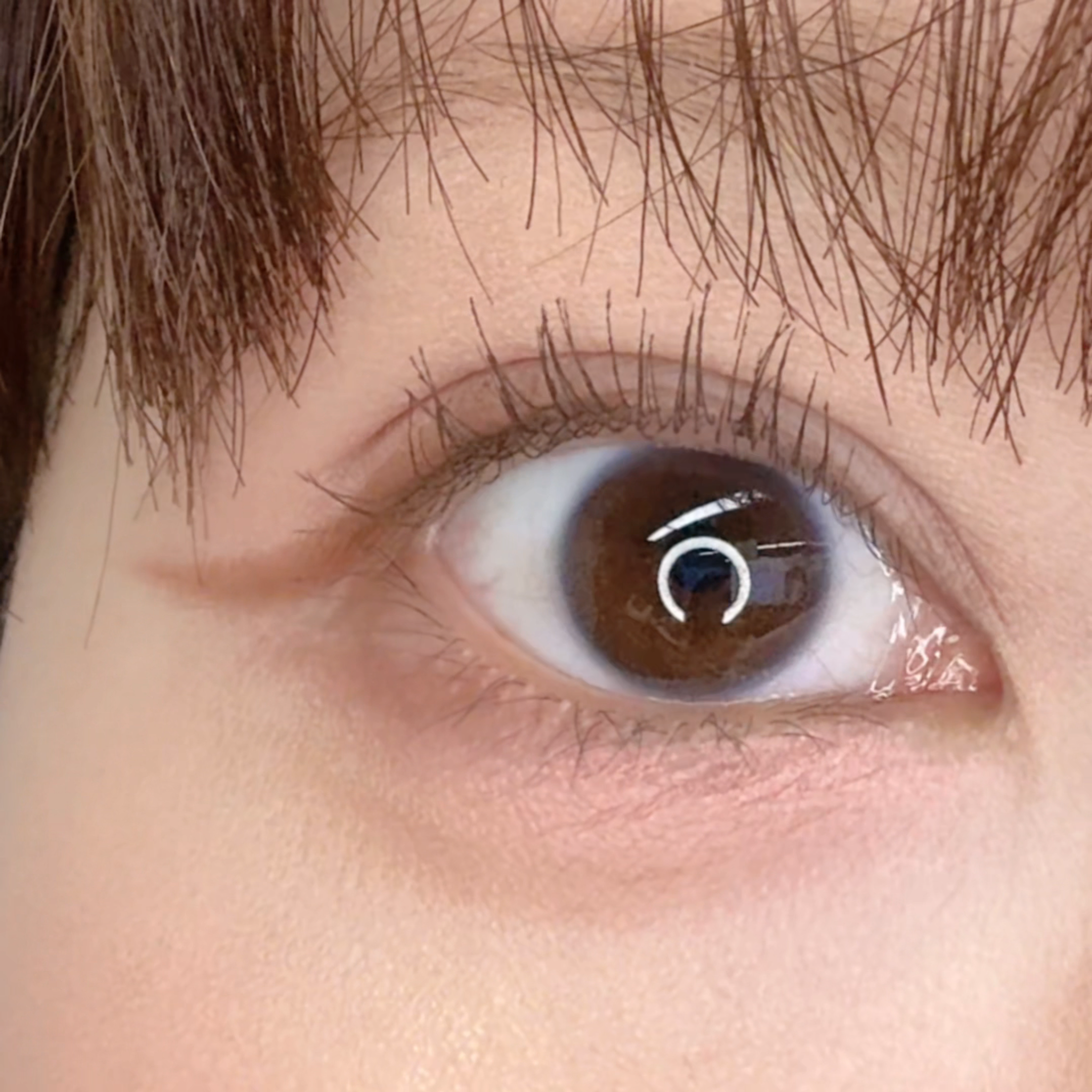 美編實測KISS ME睫毛膏卷翹度。