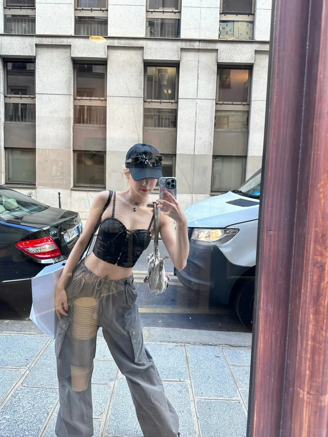 放鬆肩頸與手臂肌肉，預防緊繃與拉傷。